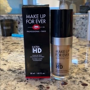 Makeup Forever HD foundation & Bobbi brown primer